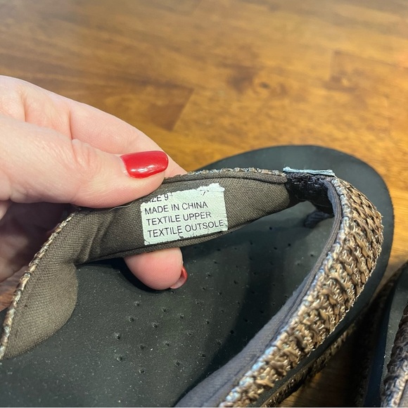 Volatile Brown Raffia wedge sandals size 9.5 - Picture 10 of 11